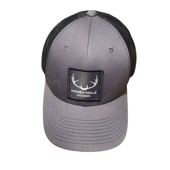 Honey Hole Outdoors Trucker Hat Cap Gray Black Mesh Snapback Adjustable - Picture 1 of 4